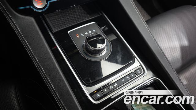 Jaguar F-PACE 2017 — photo 12