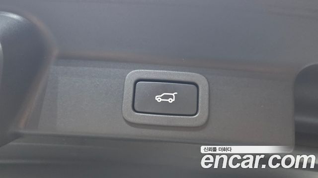 Jaguar F-PACE 2017 — photo 28