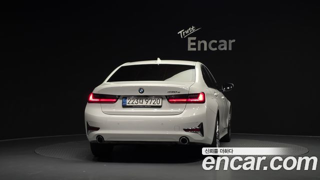 BMW 3-Series 2021 — photo 4