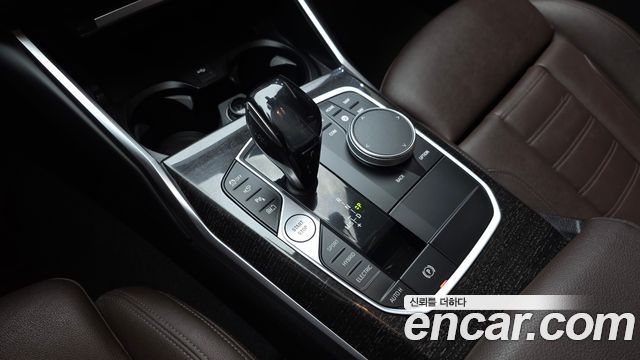 BMW 3-Series 2021 — photo 12