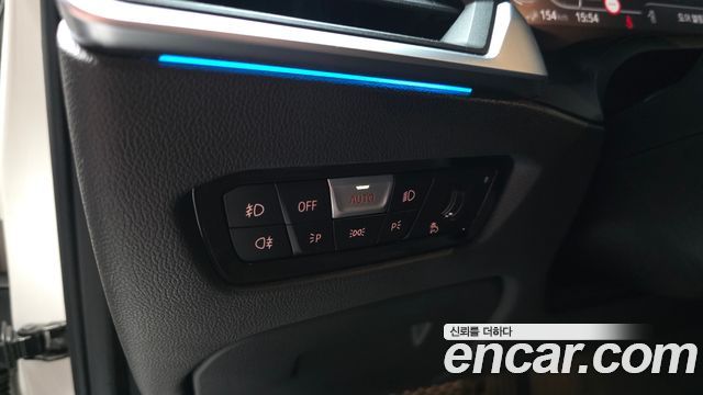 BMW 3-Series 2021 — photo 25