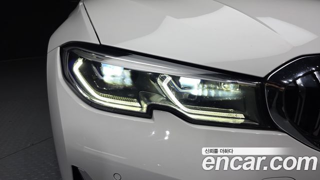 BMW 3-Series 2021 — photo 8