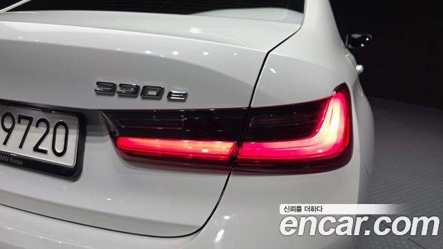 BMW 3-Series 2021 — photo 9