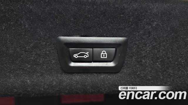 BMW 3-Series 2021 — photo 31