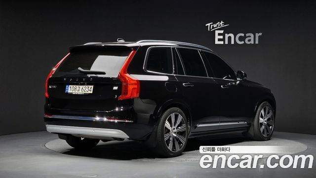 Volvo XC90 2022 — photo 2