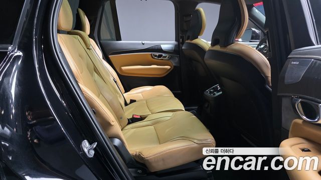 Volvo XC90 2022 — photo 17