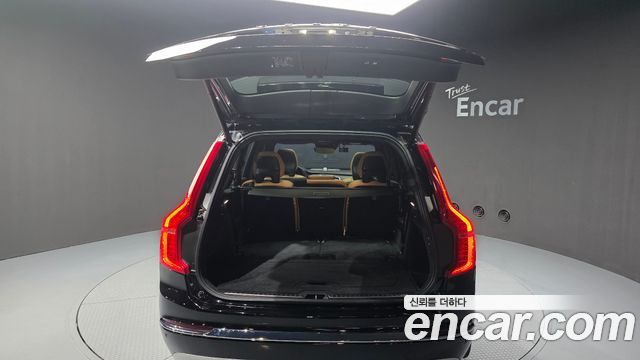 Volvo XC90 2022 — photo 26