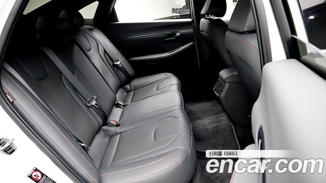 Hyundai Sonata 2022 — photo 18