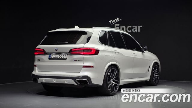 BMW X5 2022 — photo 2