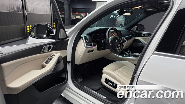 BMW X5 2022 — photo 11