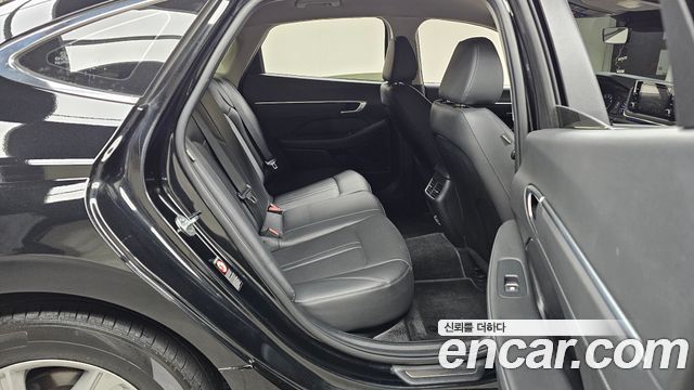 Hyundai Sonata 2022 — photo 17