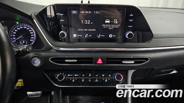 Hyundai Sonata 2022 — photo 18