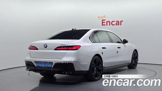 BMW i7 2025 — photo 2