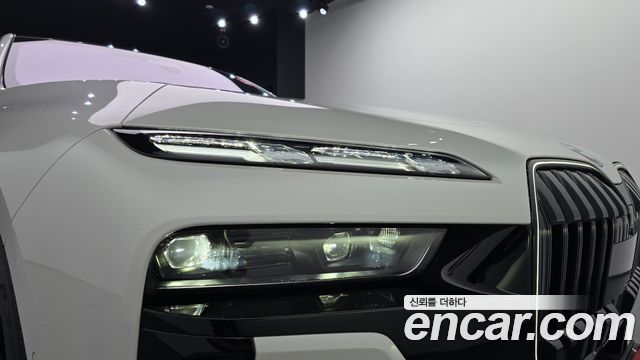 BMW i7 2025 — photo 8