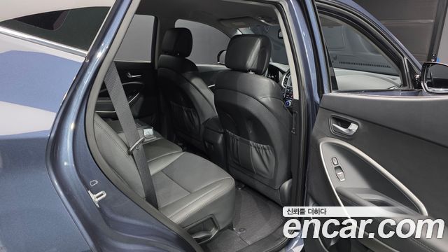 Hyundai Santafe 2018 — photo 12