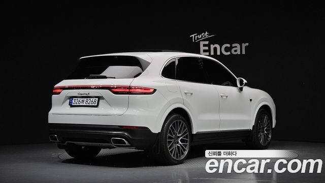 Porsche Cayenne 2019 — photo 2