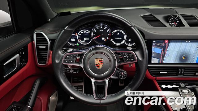 Porsche Cayenne 2019 — photo 18