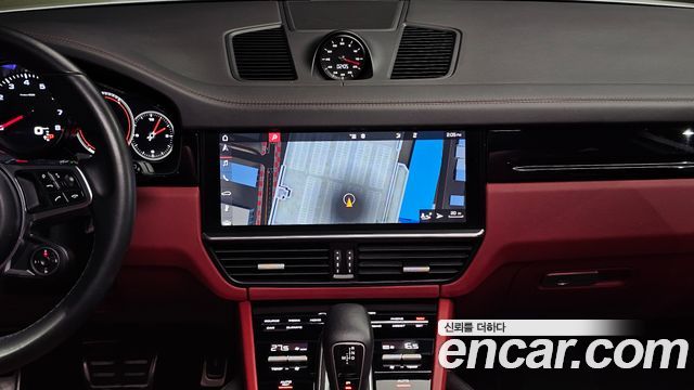 Porsche Cayenne 2019 — photo 20
