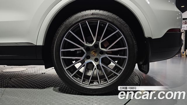 Porsche Cayenne 2019 — photo 7