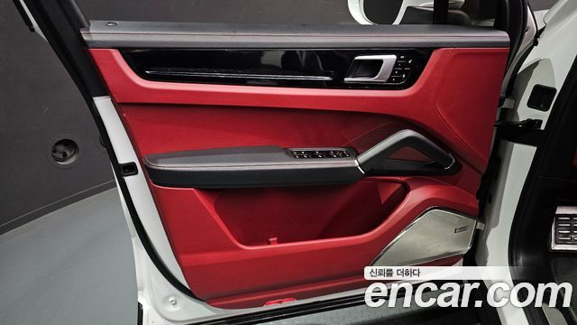 Porsche Cayenne 2019 — photo 14