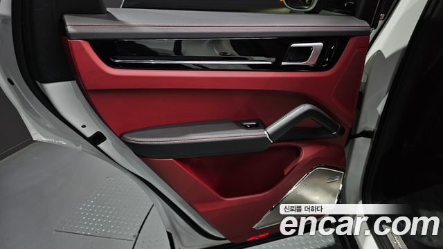 Porsche Cayenne 2019 — photo 15