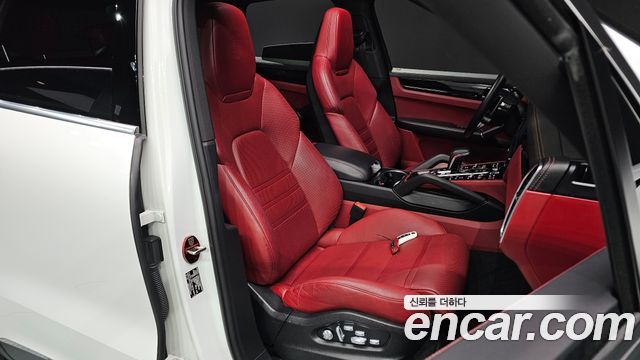 Porsche Cayenne 2019 — photo 16