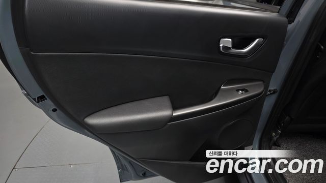 Hyundai Kona 2023 — photo 15