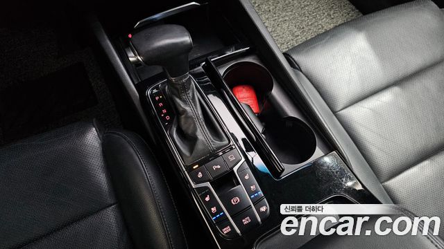 Kia K7 2016 — photo 12