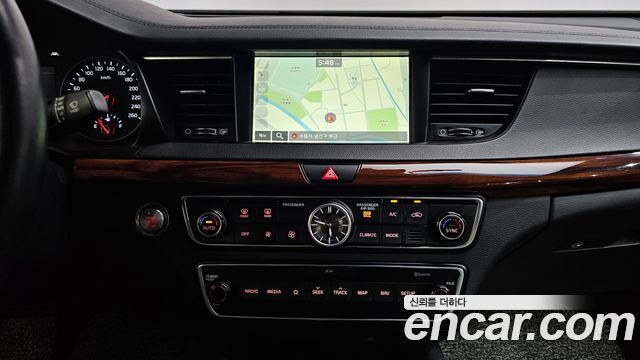 Kia K7 2016 — photo 19