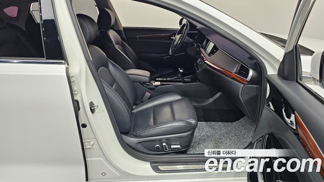 Kia K7 2016 — photo 16