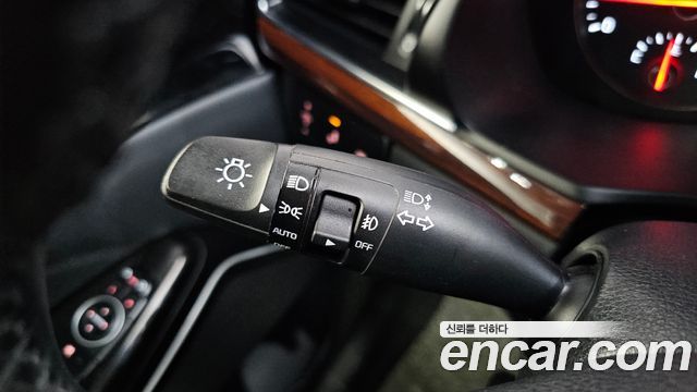 Kia K7 2016 — photo 32