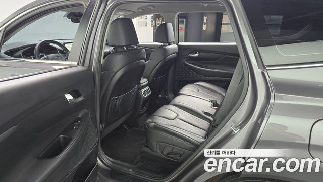 Hyundai Santafe 2022 — photo 11