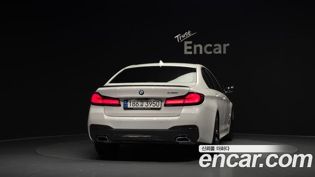 BMW 5-Series 2023 — photo 4