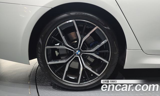 BMW 5-Series 2023 — photo 5