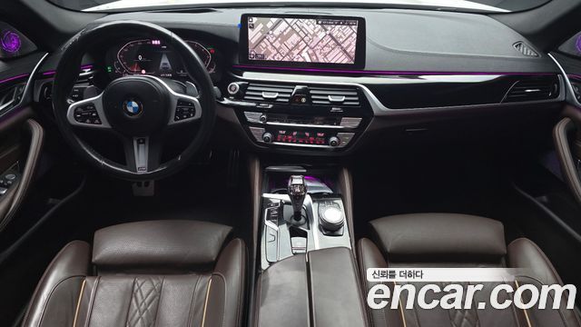BMW 5-Series 2023 — photo 10