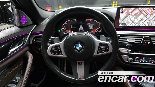 BMW 5-Series 2023 — photo 19