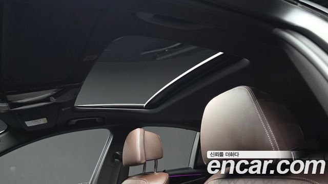 BMW 5-Series 2023 — photo 24