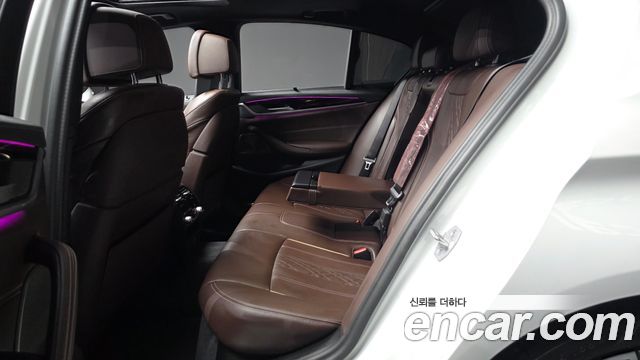 BMW 5-Series 2023 — photo 16