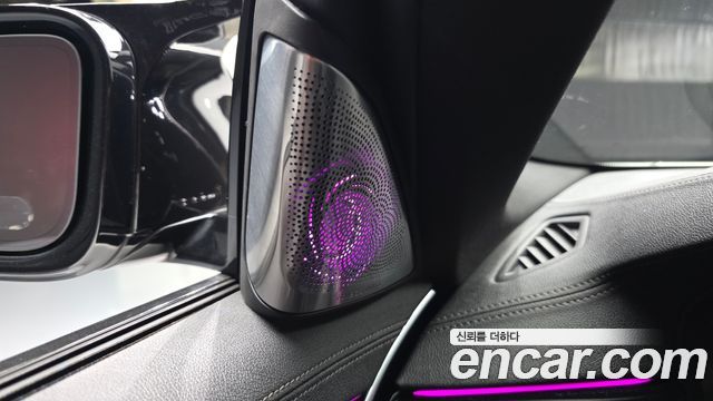 BMW 5-Series 2023 — photo 28