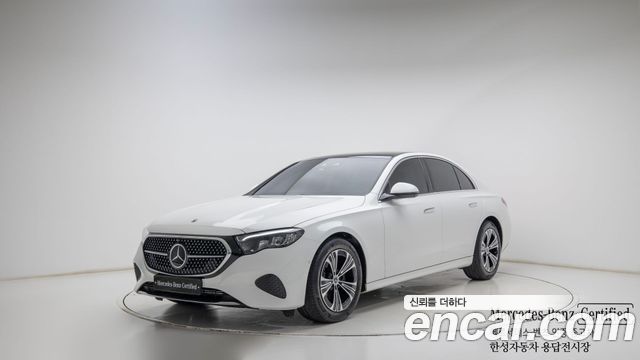 Mercedes-Benz E-Class 2025 — photo 1