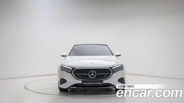 Mercedes-Benz E-Class 2025 — photo 3