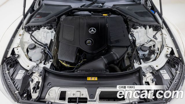 Mercedes-Benz E-Class 2025 — photo 6
