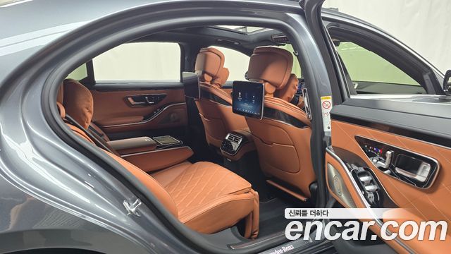 Mercedes-Benz S-Class 2022 — photo 17