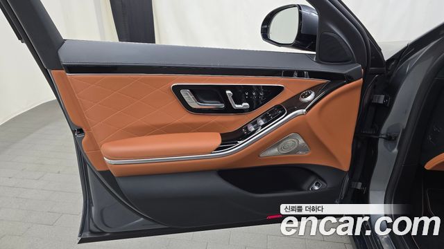 Mercedes-Benz S-Class 2022 — photo 14