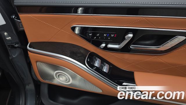 Mercedes-Benz S-Class 2022 — photo 28