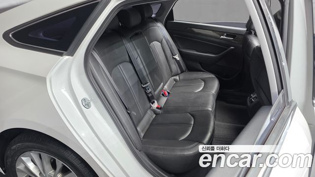 Hyundai Sonata 2015 — photo 17