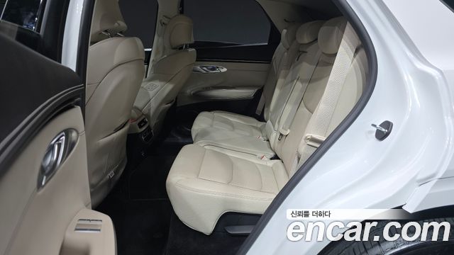 Genesis GV70 2024 — photo 18