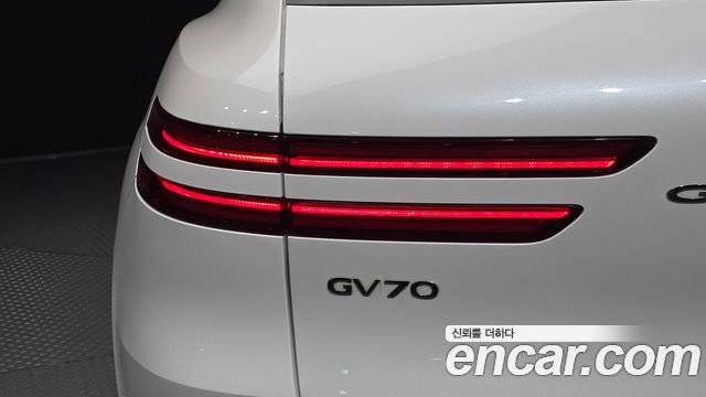 Genesis GV70 2024 — photo 9