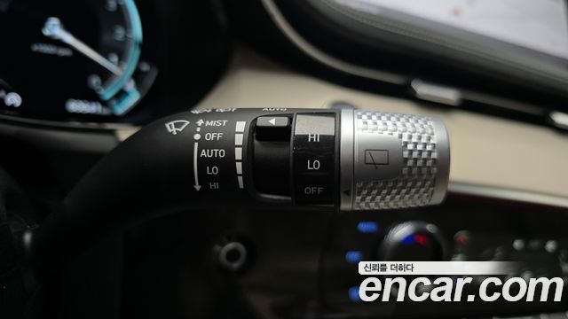 Genesis GV70 2024 — photo 29