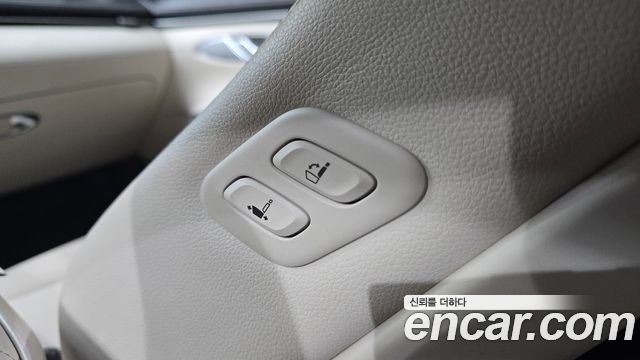 Genesis GV70 2024 — photo 35